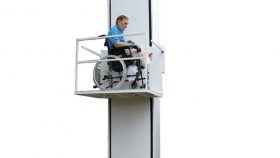Повышение доступности: вертикальный подъемник улучшает мобильность инвалидов