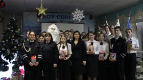 «Полицейский Дед Мороз» пришел в гости к кадетам классов транспортной безопасности.