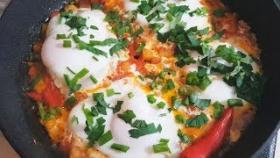 Яйца с помидорами и картофелем - Вкусные рецепты завтрака