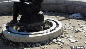 Полицейские ищут вандалов, разрушивших фонтан
