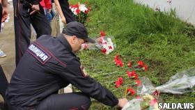 Салдинские полицейские зажгли свечи в память о погибших в годы Великой Отечественной войны