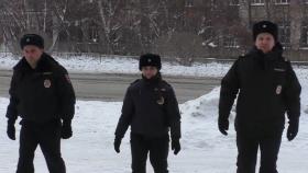 В Свердловской области полицейские помогли гражданам эвакуироваться из горящего дома