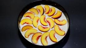 Быстрый и вкусный персиковый пирог
