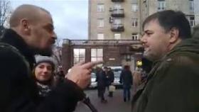 В центре Киева Спикер Правого сектора Бык напал на журналиста Коцабу видео