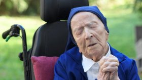 Старейшая монахиня в мире поделилась секретом долголетия