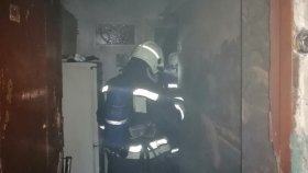 Пожарные эвакуировали 60 жильцов из интерната для престарелых в Аксу