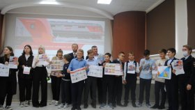 Сотрудники Белгородской транспортной полиции приняли участие в месячнике «Безопасная железная дорога детям!»