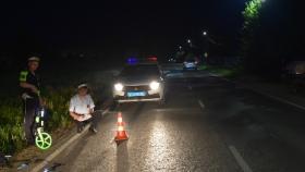 Сотрудники Госавтоинспекции выясняют обстоятельства ДТП на улице Карла Маркса города Верхняя Салда