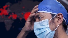 Из-за вспышек омикрона в части домов для престарелых Онтарио не хватает персонала