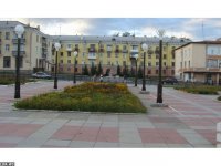 Противоположность дворца