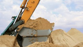 Продажа песка сеяного, строительного, карьерного, речного, мытого в Уфе от компании «АВРОРА ЛОГИСТИК».