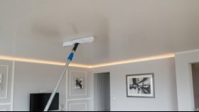 Как правильно ухаживать за натяжными потолками