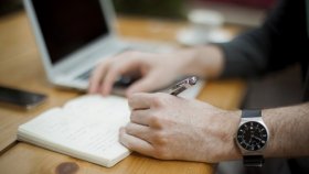 Россияне хотят зарабатывать в 2025 году шестизначную сумму