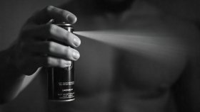 Как запахи парфюмерии влияют на восприятие цвета и стиля волос