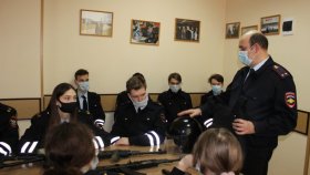 Белгородский ЛО МВД России на транспорте принял участие в акции «Студенческий десант»