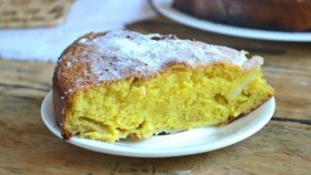 Как испечь шарлотку с яблоками в духовке