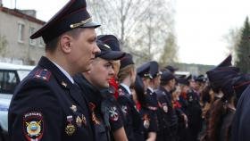 Участковый - от слова «участие». В службу участковых уполномоченных полиции требуются сотрудники. Заработная плата – 70 тысяч рублей