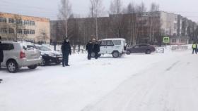 В связи с проведением учений по действиям правоохранительных органов при условии возникновения угрозы взрыва в ряде школ были отменены занятия