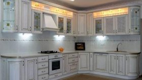 Из чего делают на заказ эконом кухни