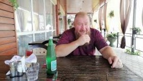Арболит Юг в Приморско-Ахтарске на Ясенском заливе, отдыхающих мало, наступила осень
