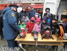 Выставка пожарной техники в честь Дня ГО