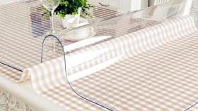 Как защитить стеклянный стол от повреждений?