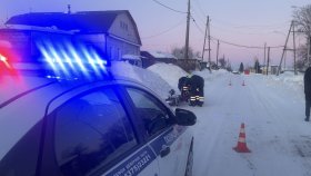 В Камышлове сотрудники Госавтоинспекции выясняют обстоятельства ДТП с участием несовершеннолетнего водителя мопеда