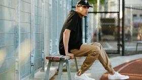 Модные брюки-джоггеры