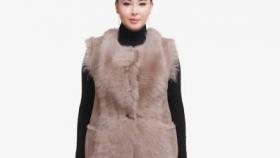 С чем носить меховой жилет?