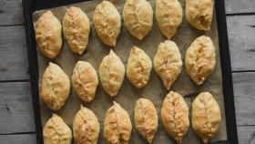Пирожки с курицей, капустой и картошкой из теста на йогурте