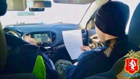 Опасный урок вождения пресекли автоинспекторы: в Ирбитском районе отец учил несовершеннолетнего сына водить машину