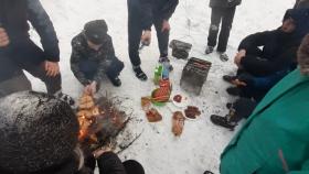 Инспекторы ПДН Верхней Салды организовали для юных правонарушителей поход в лес