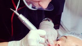 Какое средство применить для облегчения боли при татуаже