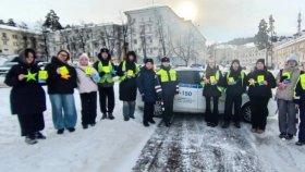 Женские экипажи Госавтоинспекции вышли на трассы Свердловской области в преддверии Дня защитника Отечества