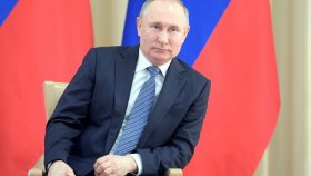 Владимир Путин принял решение продлить режим выходных дней до 30 апреля с сохранением зарплаты.