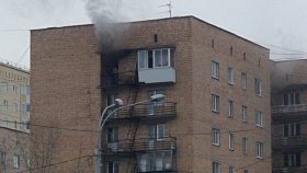 В Екатеринбурге в многоэтажке в пожаре пострадали три человека