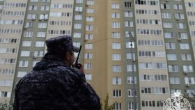 Сотрудники Росгвардии оказали содействие МЧС при эвакуации людей и ликвидации пожара в Тюмени