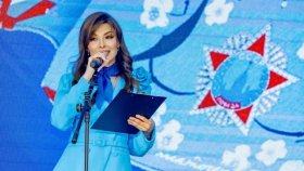 В Гостином дворе состоялось патриотическое событие «Синий платочек Победы»