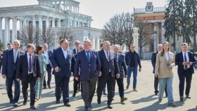 Открытие юбилейной выставки «Обнови свой сад»: государственные деятели поддержали развитие садоводства в России.