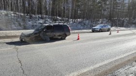 Сотрудники Госавтоинспекции устанавливают обстоятельства ДТП с пострадавшим на трассе Екатеринбург – Серов, вблизи Кушвы