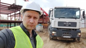 А я снимаю и монтирую рилсы. Все как обычно