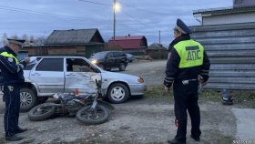 Госавтоинспекция устанавливает обстоятельства дорожно-транспортного происшествия с участием несовершеннолетнего водителя, произошедшего 4 октября в Новолялинском городском округе на улице Клары Цеткин