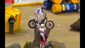 Прыжки на мотоциклах по припятствиям. X-Trial Сompetitions, motorcycles.