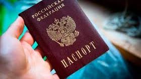 Сотрудники полиции напоминают гражданам о необходимости при передвижении по городу иметь при себе паспорт