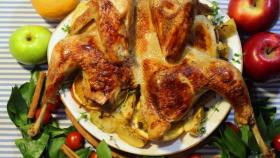 Пряная утка с яблоками и апельсинами на Новый Год.