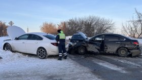 В Каменске-Уральском Госавтоинспекция устанавливает обстоятельства массового ДТП с пострадавшими