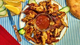 Рецепт куриных крылышек с медом, солодом и ткемали