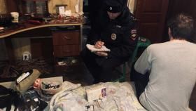 Салдинские полицейские ликвидировали наркопритон.