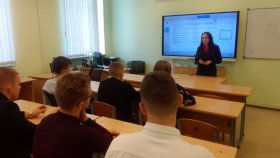 Сотрудники транспортной полиции провели для школьников урок безопасности