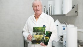 Академик Алексей Горшков объясняет, почему микродозы озона и перекиси водорода делают воду ПВВК безопасной и целебной